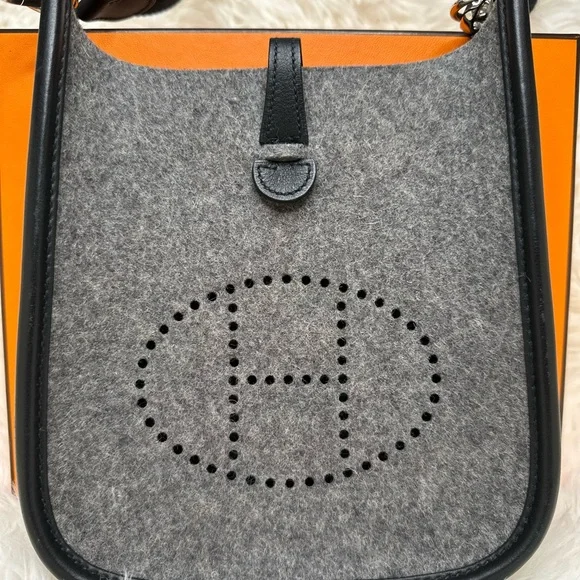 Hermes Evelyne Gen III Felt TPM Gray with Black Lining - Picture 4 of 14